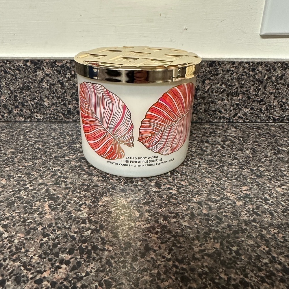 Bath and Body Works 3 Wick Candle